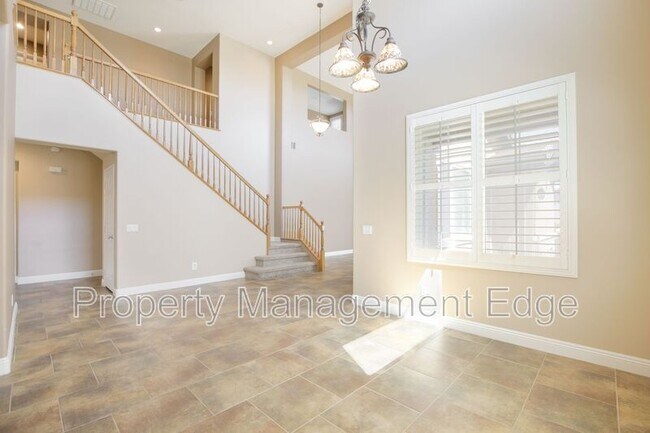Building Photo - 34175 San Sebastian Ave