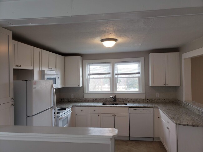 Building Photo - 1425 Geer Hwy