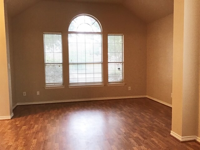 Foto del edificio - 2306 Valley Creek Drive