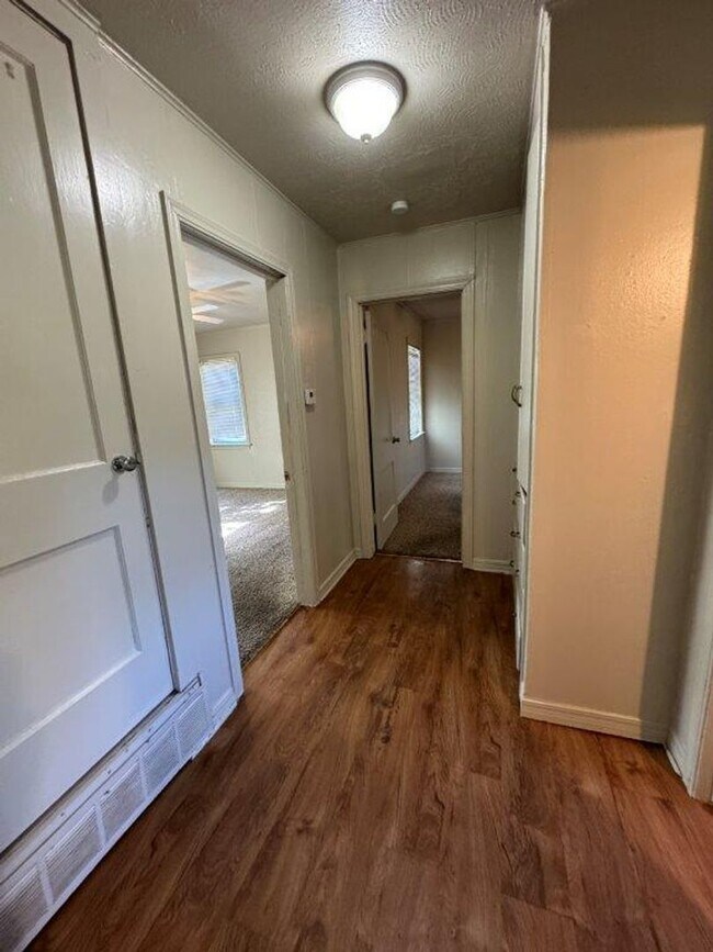 Foto del edificio - 3013 Shirley Ln