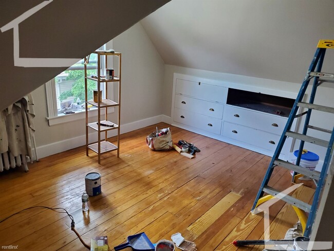Building Photo - 6 br, 2.5 bath House - 7 Farrington Ave Apt 1