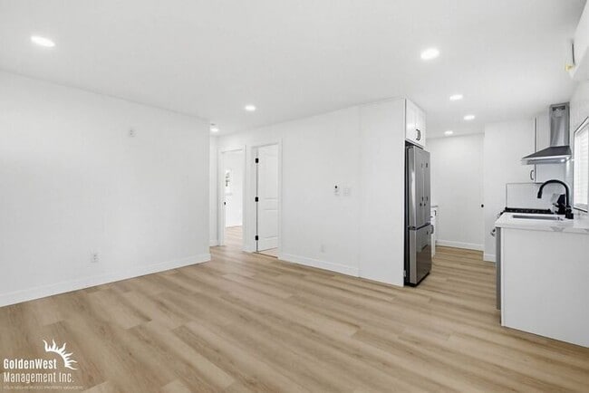 Foto del edificio - Newly Renovated 2Bdm 2Ba Stand Alone Unit with Private Yard in Chula Vista!