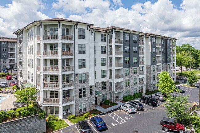 Foto del edificio - The Residence at Old Hickory Lake