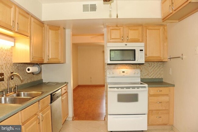 Building Photo - 6612 Forbush Ct
