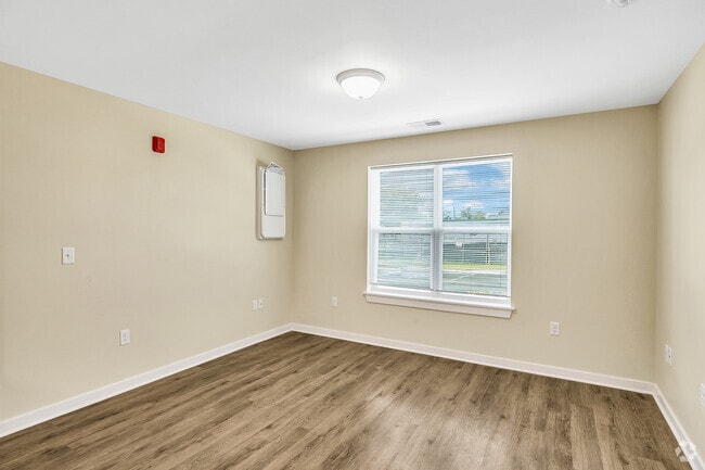 2 habitaciones, 2 baños - 944 pies cuadrados - Sala de estar - Saratoga Place