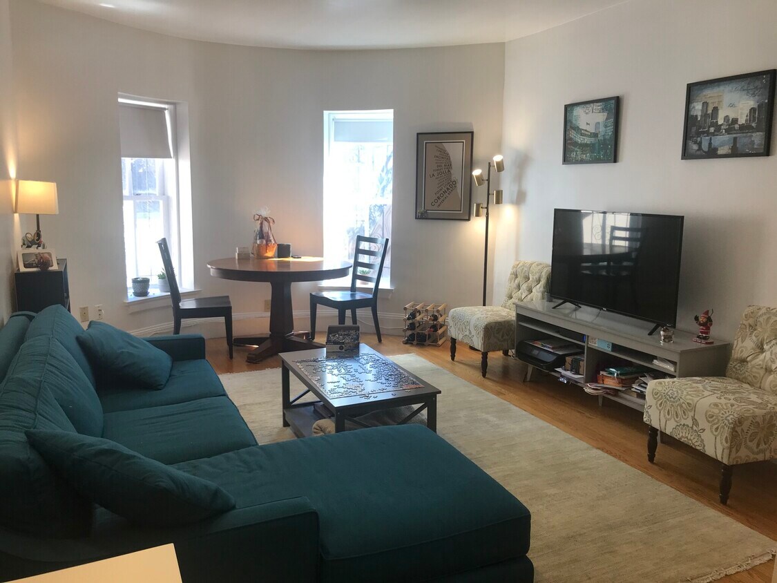 Primary Photo - 521 Columbus Ave