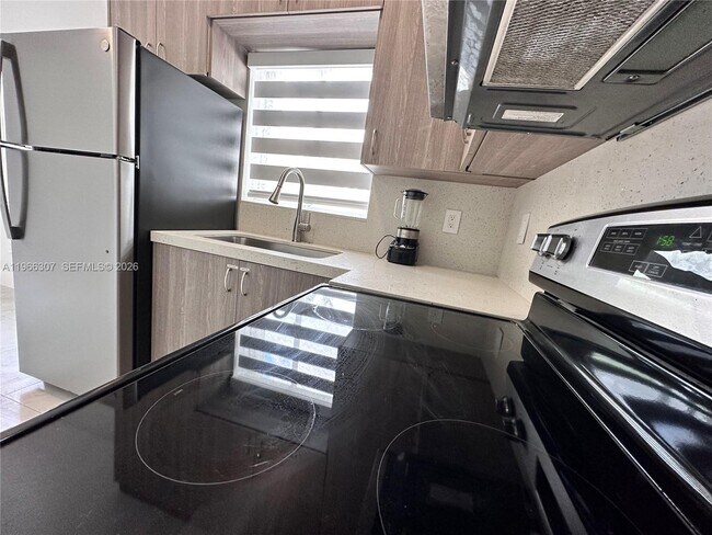 Foto del edificio - 842 SW 14th Ave