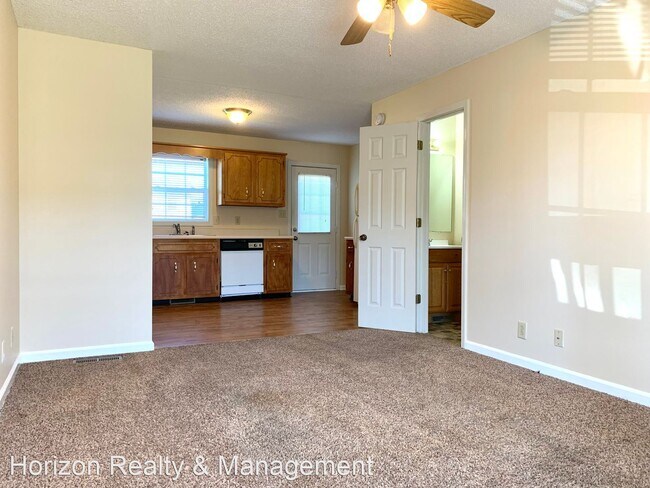 Foto del edificio - 2 br, 1.5 bath House - 811 Flyer Court