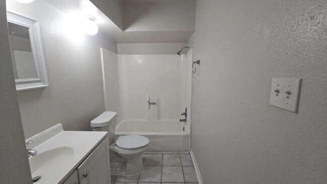 Foto del edificio - 7222 Northleaf Dr