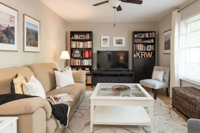 Foto del edificio - 3303 S Oak Dr