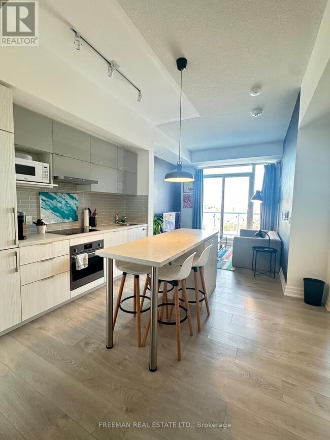 Building Photo - 18 Rouge Valley Dr W