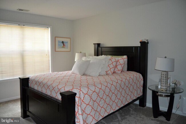 Foto del edificio - 110 Stoneham Dr