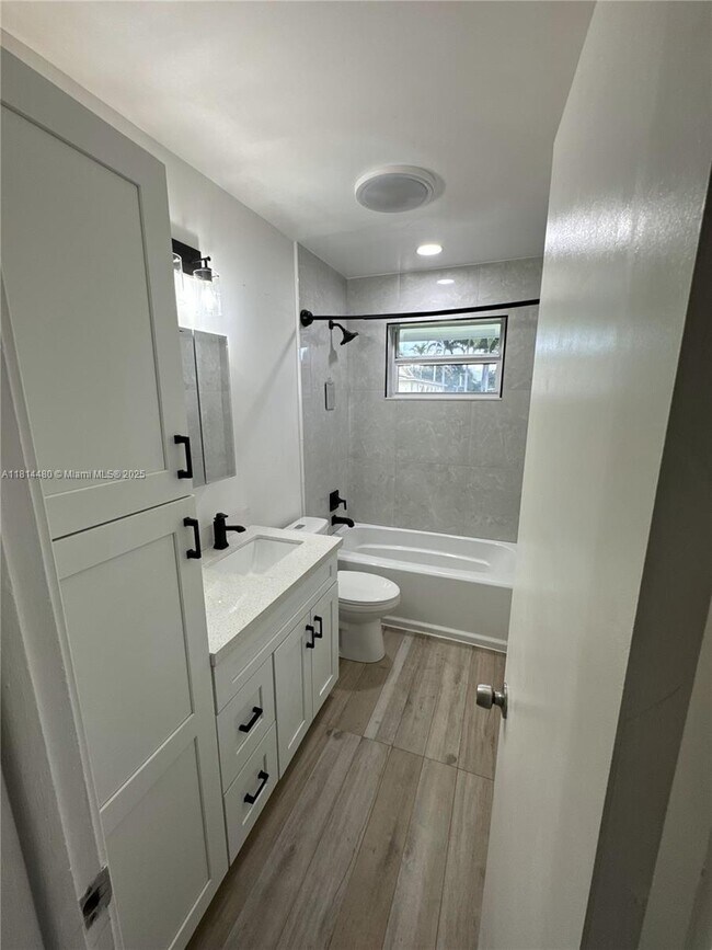 Building Photo - 4071 SW 51st St