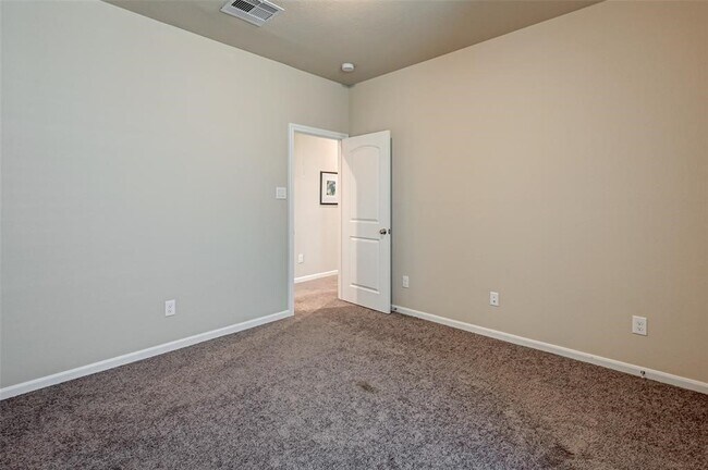 Building Photo - 5542 Sallow Bay Ln