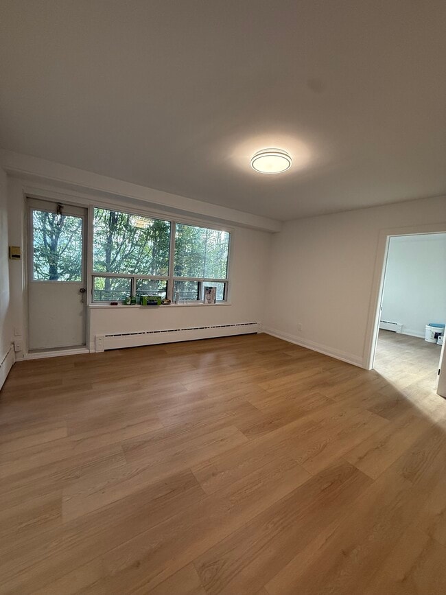 Building Photo - 67 Lake Shore Dr