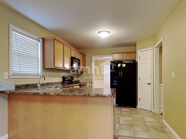 Building Photo - 10217 Limerick Cir