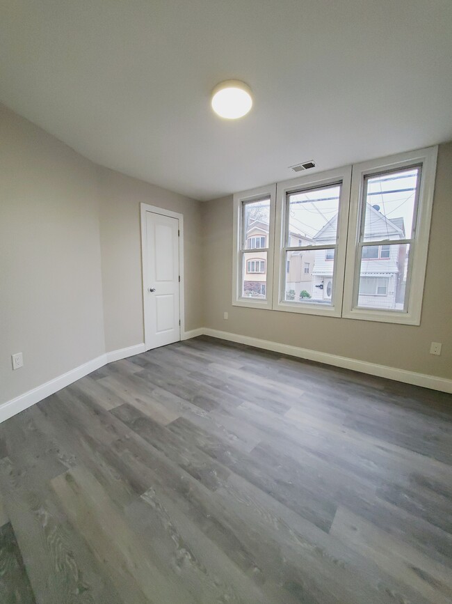 52 Greenville 1F - 50 Greenville Ave