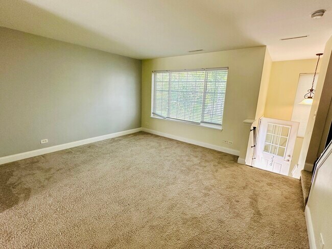 Foto del edificio - 256 W Treehouse Ln
