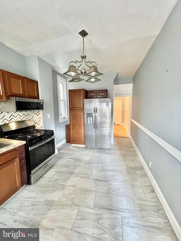 Building Photo - 521 E 23rd St