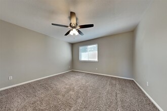 Building Photo - 29439 Fox River Dr