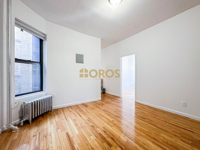 Primary Photo - 700 E 9th St