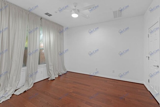 Building Photo - 4411 McKinney Ave