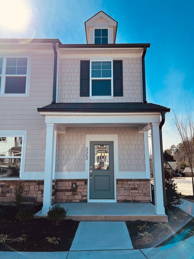 Foto principal - 323 Ribbon Rail St