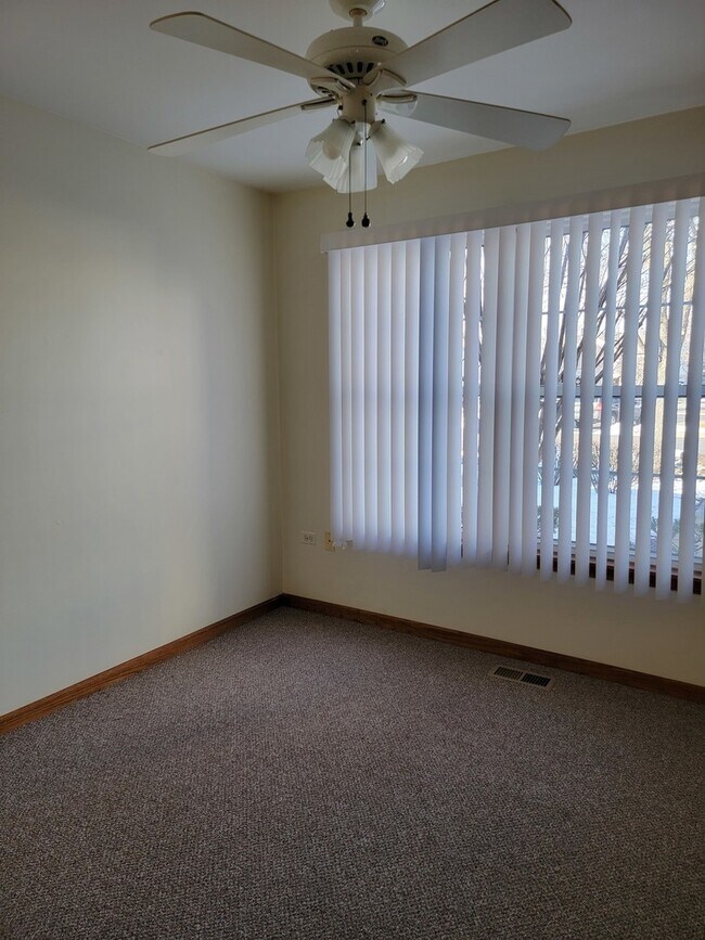 Building Photo - 1943 Heron Ave