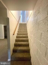 Building Photo - 5028 Roseld Ct