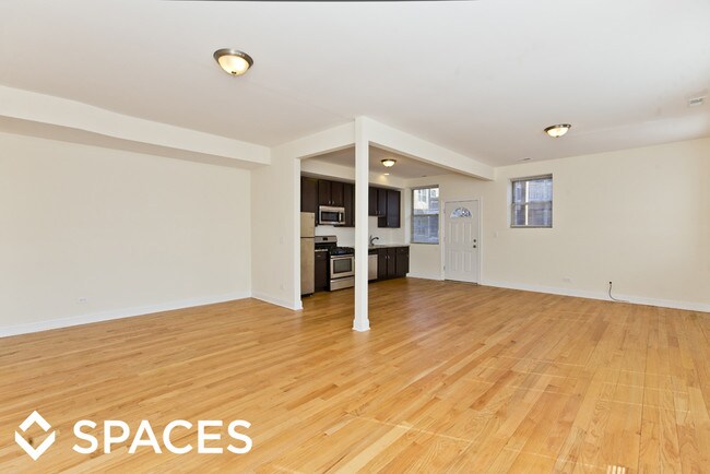 Building Photo - 5135 S Drexel Ave