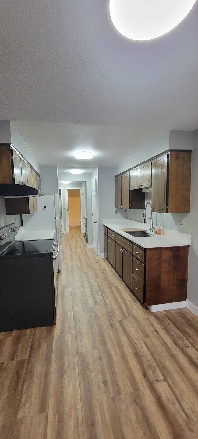 Foto del edificio - 180 Southeast 3rd Street, Unit C