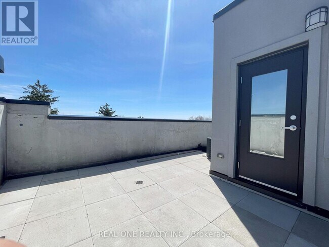 Photo du bâtiment - 851 Sheppard Ave W
