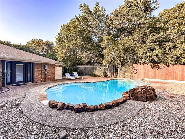 Foto del edificio - 6616 Crooked Ln
