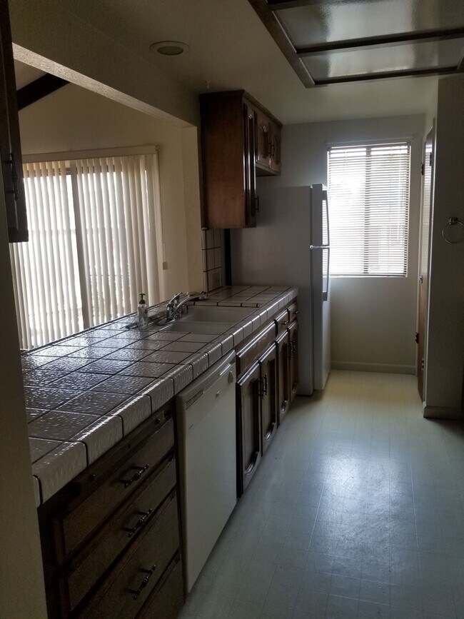 4593 N Emerson Ave Unit 101, Fresno, CA 93722 Condo for Rent in
