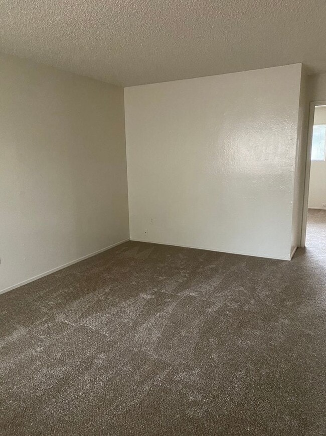 Building Photo - 1235o