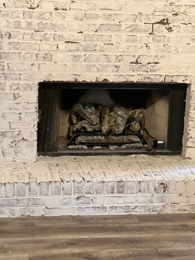 Foto del edificio - 95 Oakwood Dr