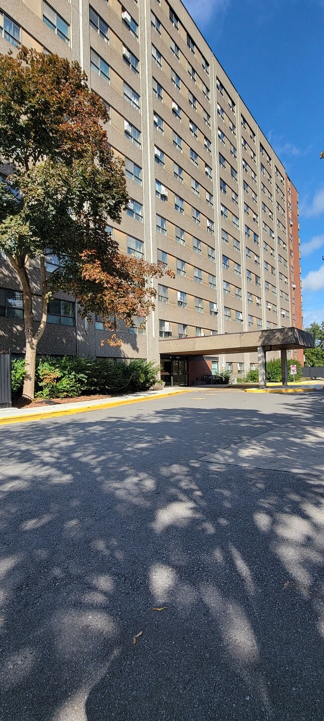 Photo du bâtiment - The Ogilvie Towers