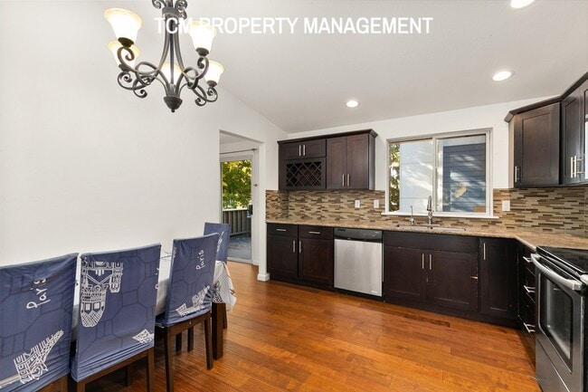 Foto del edificio - 15703 Midvale Ave N