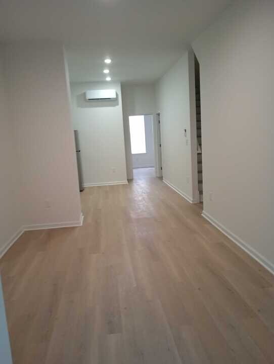 Foto del edificio - 321 E Lehigh Ave
