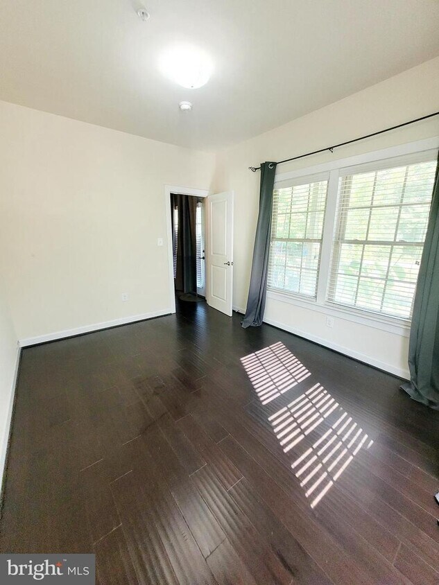 Primary Photo - 2702 Prospect Hill Dr