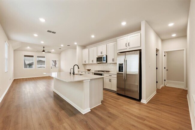 Foto del edificio - 283 Ranier Wy