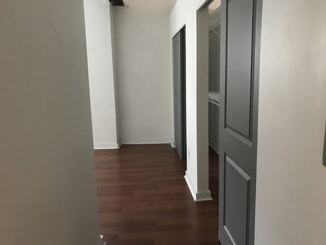 Building Photo - Beautiful Loft in Covington