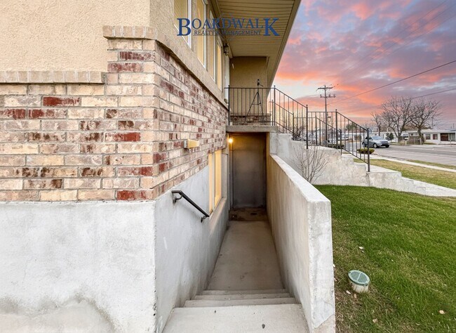 Building Photo - 3140 S 3200 W