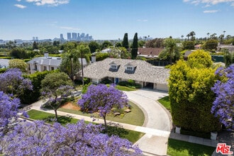 Building Photo - 717 Alta Dr