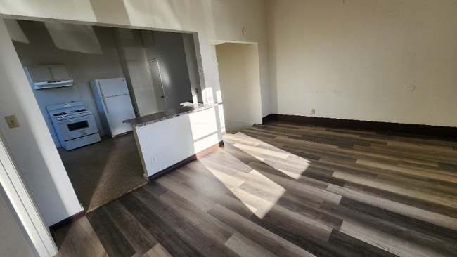 Building Photo - 815 G St
