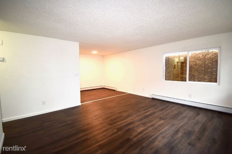 Primary Photo - 2 br, 1 bath Apartment - 736 E 11th Ave