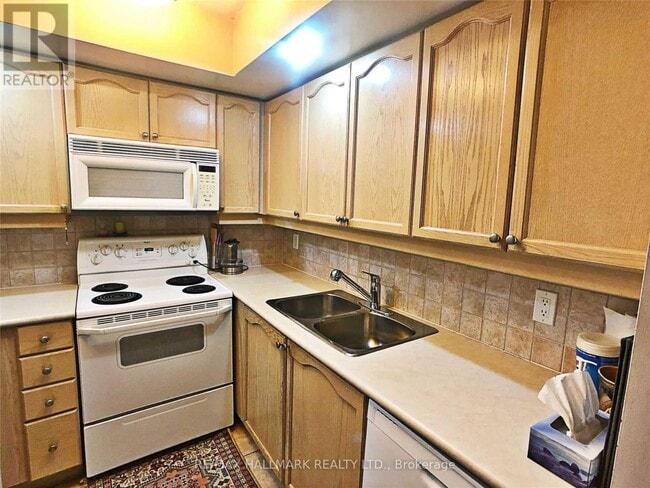 Building Photo - 225 - 15 NORTHTOWN WAY