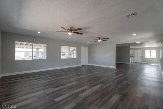 Foto del edificio - 1501 N Tonopah Dr