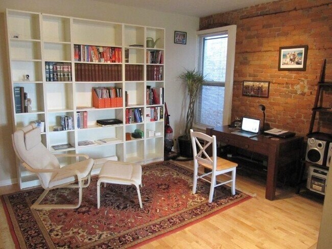 Building Photo - charming 1 bed 1 bath in the heart of saint paul!