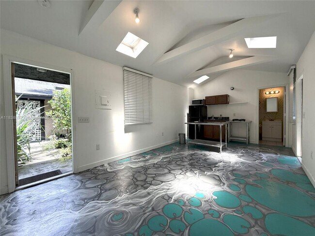 Foto del edificio - 118 NW 24th St